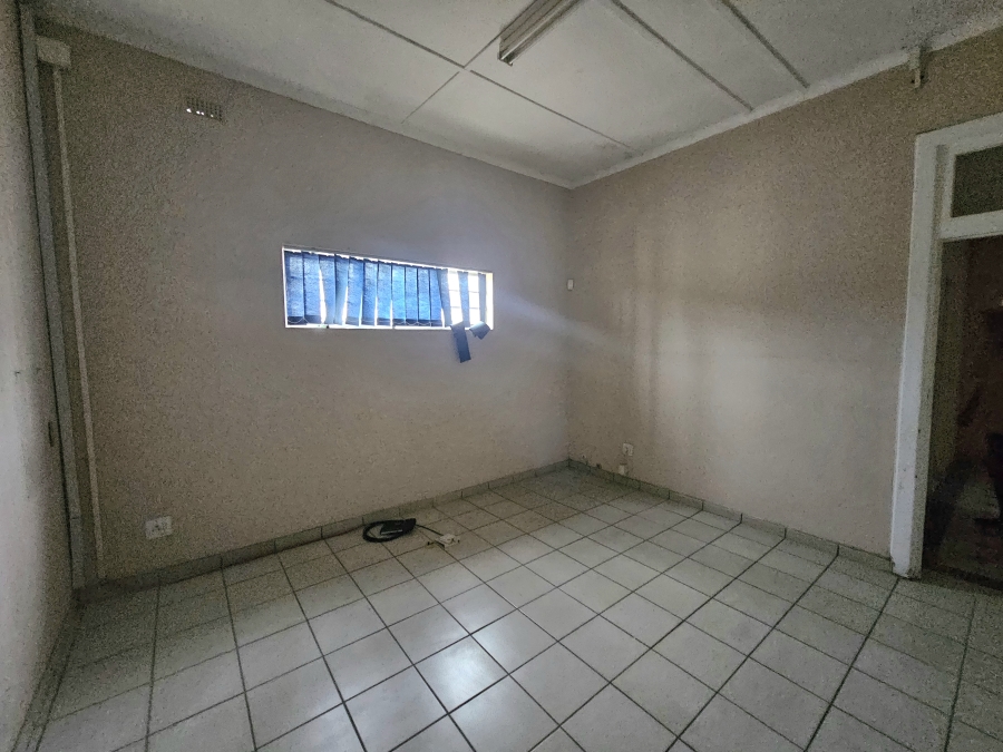 To Let commercial Property for Rent in Southernwood Eastern Cape